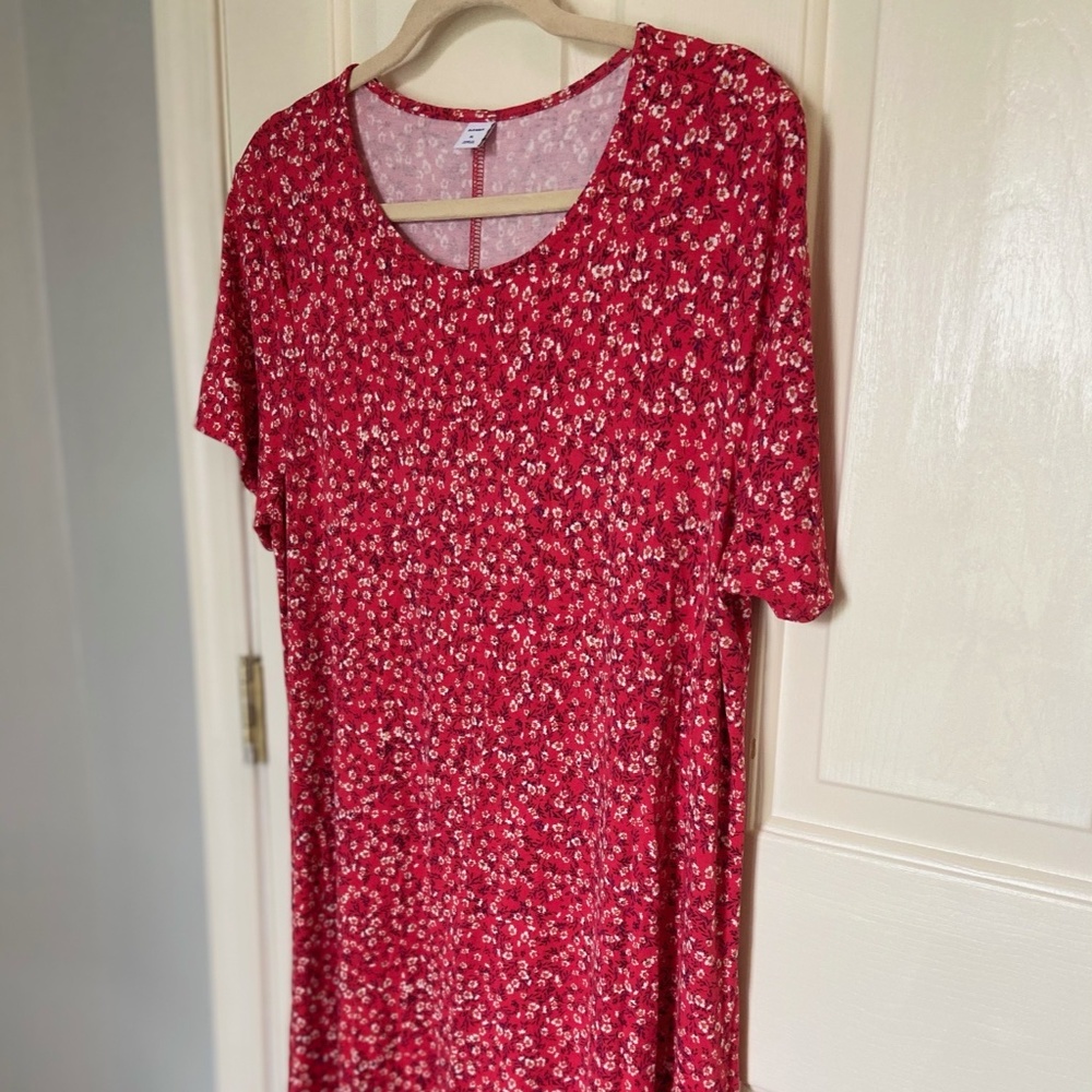 Red Floral Knee Length Jersey Dress